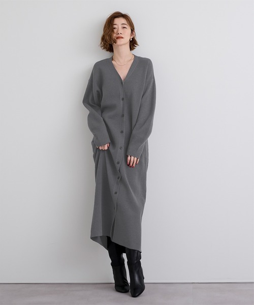 UR'S(ユアーズ)の「Vネックロングニットカーディガン/ワンピース(ワンピース・レディース・チャコール/ベージュ/ブラック・M/L/S)」の3枚目の写真