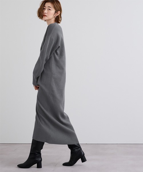 UR'S(ユアーズ)の「Vネックロングニットカーディガン/ワンピース(ワンピース・レディース・チャコール/ベージュ/ブラック・M/L/S)」の12枚目の写真