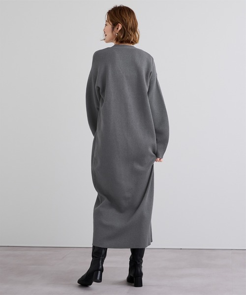 UR'S(ユアーズ)の「Vネックロングニットカーディガン/ワンピース(ワンピース・レディース・チャコール/ベージュ/ブラック・M/L/S)」の13枚目の写真