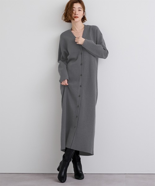 UR'S(ユアーズ)の「Vネックロングニットカーディガン/ワンピース(ワンピース・レディース・チャコール/ベージュ/ブラック・M/L/S)」の15枚目の写真