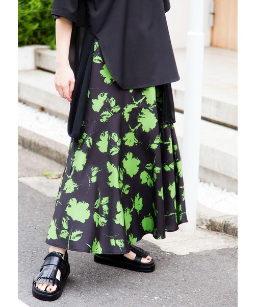 OSMOSIS（オズモーシス）の「プリントセミマーメイドスカート（スカート・レディース・ブラック×ホワイト/ブラック×グリーン・ONE SIZE）」の2枚目の写真