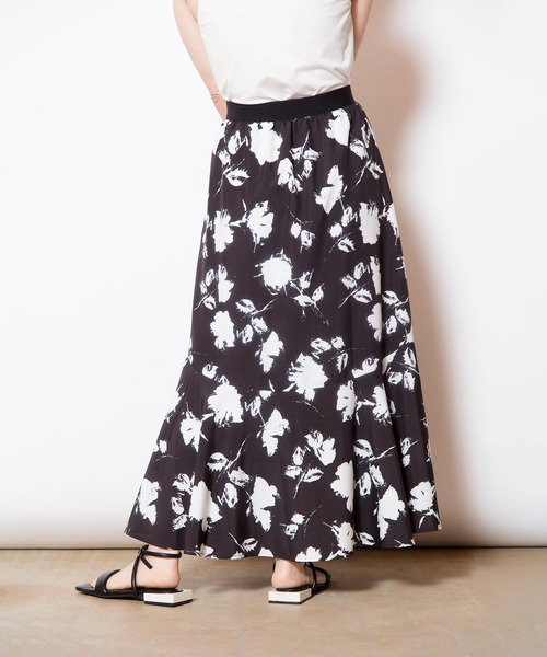 OSMOSIS（オズモーシス）の「プリントセミマーメイドスカート（スカート・レディース・ブラック×ホワイト/ブラック×グリーン・ONE SIZE）」の3枚目の写真