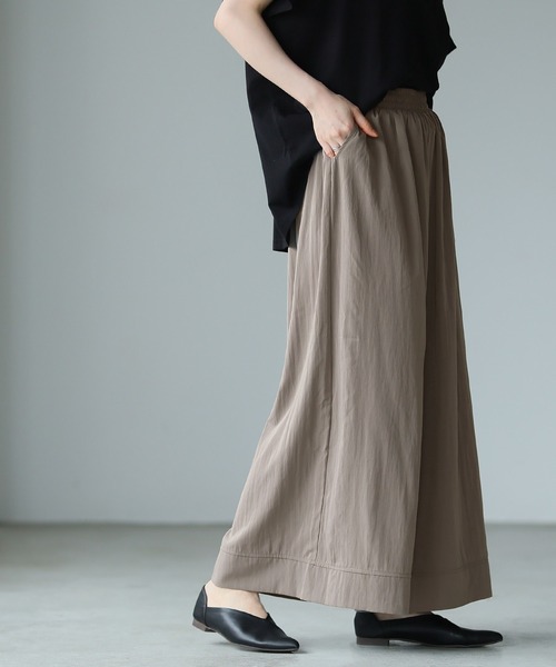 itto...（イット）の「ナチュラルワッシャーワイドパンツ（スラックス・レディース・ブラック/カーキ/サンドグレー・M）」の12枚目の写真