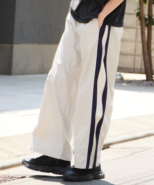 ROOPTOKYO（ループトウキョウ）の「Side Line Zip Track Pants  / サイドラインジップトラックパンツ（その他パンツ・メンズ・ブラック/ダークグレー/ライトグレー・L/M）」の3枚目の写真