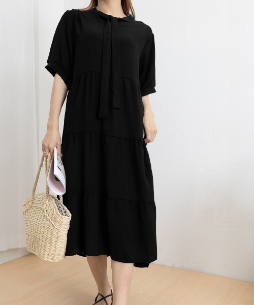 Miniministore(ミニミニストア)の「リボンタイ ティアードワンピースミモレ丈(ワンピース・レディース・ブラック・M/XL/L)」の11枚目の写真