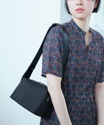 ＴＨＲＥＥ　ＦＩＦＴＹ　ＳＴＡＮＤＡＲＤ　スプリットレザーを使った軽量ボディーバッグ〈ブラック〉