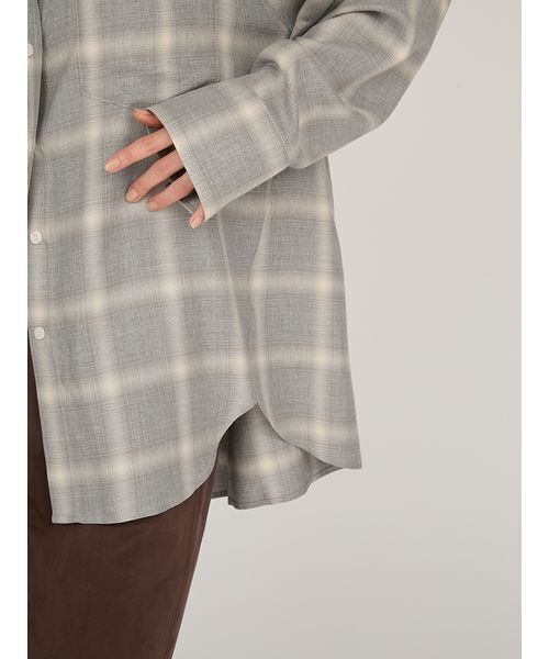 emmi（エミ）の「チェックオーバーシャツ（シャツ/ブラウス・レディース・ネイビー/ブラック/グレー・F）」の4枚目の写真