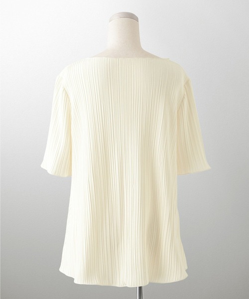 HUIT bouquet(ユイット)の「プリーツ トップス HUIT(シャツ/ブラウス・レディース・ブラック/アイボリー/ライトグレー・M)」の12枚目の写真