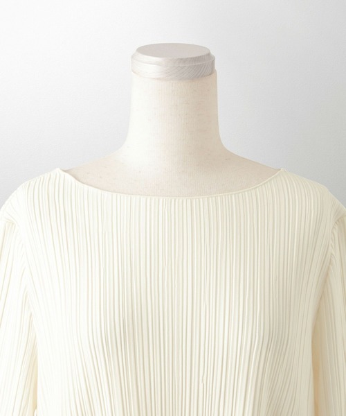 HUIT bouquet(ユイット)の「プリーツ トップス HUIT(シャツ/ブラウス・レディース・ブラック/アイボリー/ライトグレー・M)」の13枚目の写真