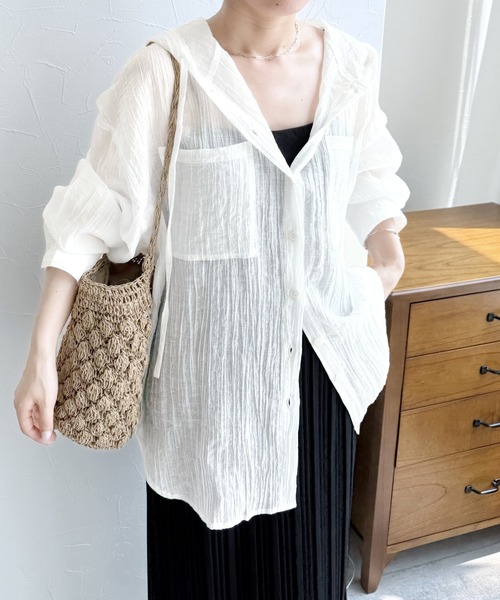 reca（レカ）の「クリンクル加工フード付きシアーシャツ（シャツ/ブラウス・レディース・ブラウン/オフホワイト/ブラック/ブルー/イエロー・FREE）」の13枚目の写真