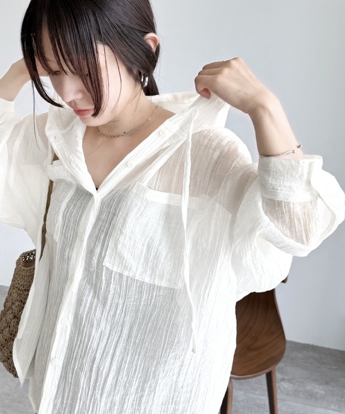 reca（レカ）の「クリンクル加工フード付きシアーシャツ（シャツ/ブラウス・レディース・ブラウン/オフホワイト/ブラック/ブルー/イエロー・FREE）」の11枚目の写真