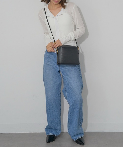 AULENTTI(オウレンティ)の「【AULENTTI】イタリアンレザー ラウンドジップショルダーバッグ(ショルダーバッグ・レディース・ブラック/ベージュ/ライトブラウン・FREE)」の20枚目の写真