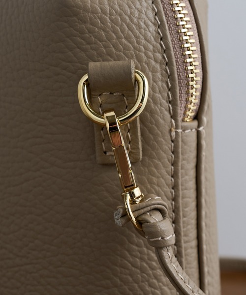 AULENTTI(オウレンティ)の「【AULENTTI】イタリアンレザー ラウンドジップショルダーバッグ(ショルダーバッグ・レディース・ブラック/ベージュ/ライトブラウン・FREE)」の6枚目の写真