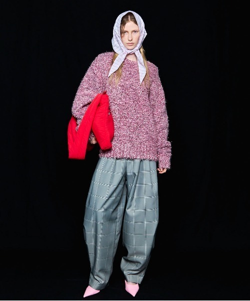 MAISON SPECIAL(メゾンスペシャル)の「Tuck Balloon Volume Pants/タックバルーンボリュームパンツ(スラックス・レディース・ブラウン/ブラック/グレー・38/36)」の6枚目の写真