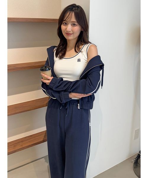 SNIDEL(スナイデル)の「【WEB限定カラーあり】UVカットフーディパーカー(パーカー・レディース・グレー/グリーン/ネイビー/ライトピンク/その他・F)」の11枚目の写真