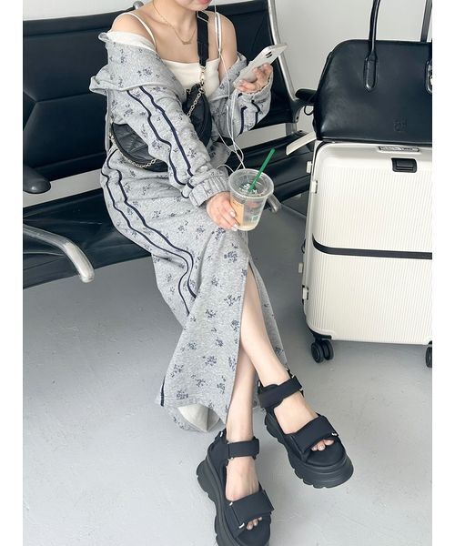 SNIDEL(スナイデル)の「【WEB限定カラーあり】UVカットフーディパーカー(パーカー・レディース・グレー/グリーン/ネイビー/ライトピンク/その他・F)」の22枚目の写真