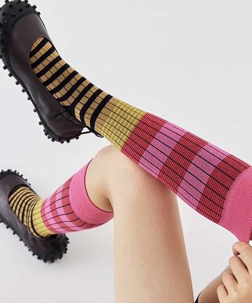 SANSeLF（サンセルフ）の「【SANSeLF】カラーブロッキングストライプロングソックス  saa25a034（ソックス/靴下・レディース・ピンク/グリーン/ブラウン/パープル・FREE）」の9枚目の写真