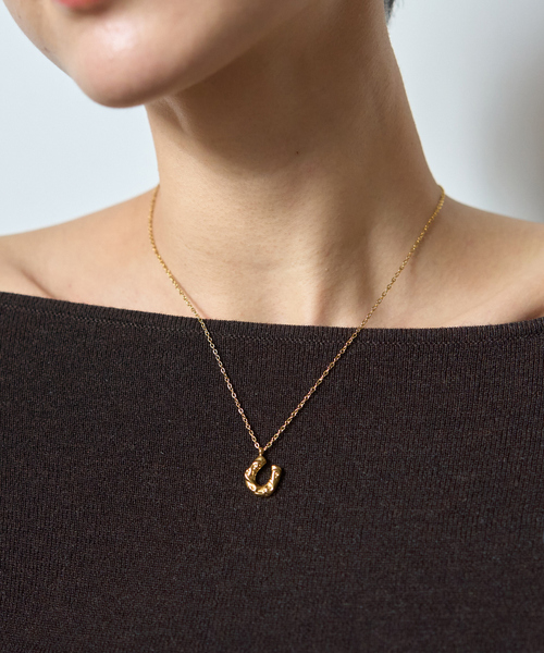 Rouge vif（ルージュヴィフ）の「【PETIT MOMENTS/プティ・モーメント】ネックレス Horse Shoe NL（ネックレス・レディース・ゴールド・フリー）」の2枚目の写真
