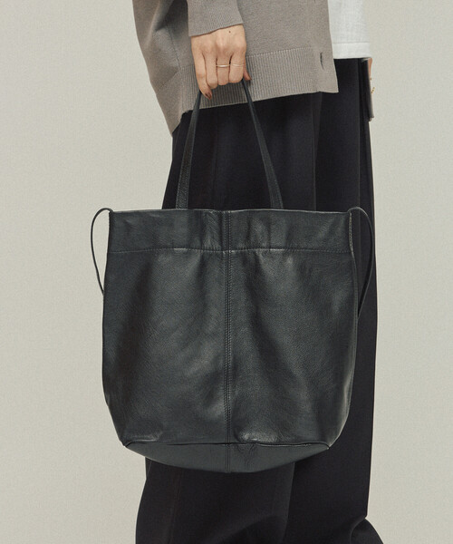 Firsthand（ファーストハンド）の「Firsthand/ファーストハンド ゴートレザー 2WAY トートバッグ / ヤギ革 / 撥水レザー（ショルダーバッグ・レディース・ブラック・ONE SIZE）」の15枚目の写真