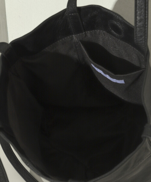 Firsthand（ファーストハンド）の「Firsthand/ファーストハンド ゴートレザー 2WAY トートバッグ / ヤギ革 / 撥水レザー（ショルダーバッグ・レディース・ブラック・ONE SIZE）」の3枚目の写真