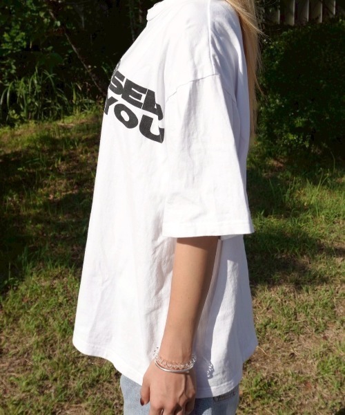 INTER FACTORY（インターファクトリー）の「FUKA - プリントTシャツ（Tシャツ/カットソー・レディース・ホワイト/ピンク・FREE）」の4枚目の写真