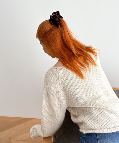 CANAL JEAN（キャナルジーン）の「El mar　ベロアシュシュ（シュシュ・レディース・ブラック/オリーブ/チャコールグレー/ブラウン・ONE SIZE）」の5枚目の写真