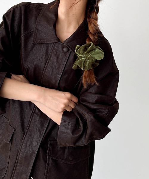 CANAL JEAN（キャナルジーン）の「El mar　ベロアシュシュ（シュシュ・レディース・ブラック/オリーブ/チャコールグレー/ブラウン・ONE SIZE）」の8枚目の写真