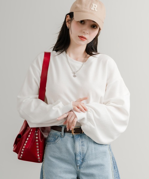 Rocky Monroe(ロッキーモンロー)の「オーバーサイズバルーンスリーブワッフルロングTシャツ(Tシャツ/カットソー・レディース・ブルー/チャコール/ホワイト/グリーン/ブラック/アイボリー/グレー・M/L)」の3枚目の写真
