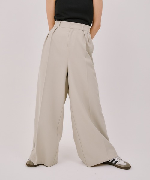 LIENCOEUR（リアンクール）の「2タックワイドスラックス（スラックス・レディース・ベージュ/ダークネイビー/ブラック/グレー・SMALL/MEDIUM）」の4枚目の写真