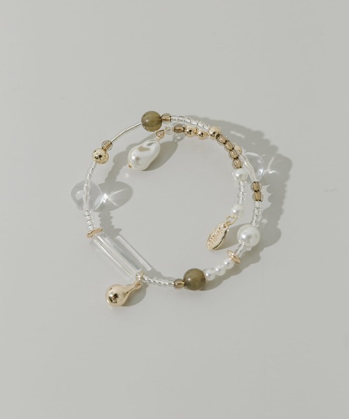 SMELLY(スメリー)の「マルチビーズカフブレスレット(ブレスレット・レディース・クリア・-)」の1枚目の写真