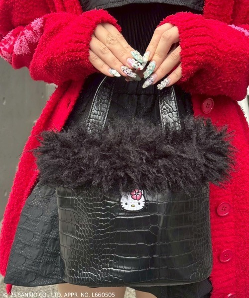 Candy Stripper（キャンディストリッパー）の「【HELLO KITTY】HIBISCUS 2WAY FUR バッグ（ショルダーバッグ・レディース・ピンク/ブラウン/ブラック・FREE）」の7枚目の写真