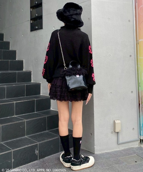 Candy Stripper（キャンディストリッパー）の「【HELLO KITTY】HIBISCUS 2WAY FUR バッグ（ショルダーバッグ・レディース・ピンク/ブラウン/ブラック・FREE）」の8枚目の写真