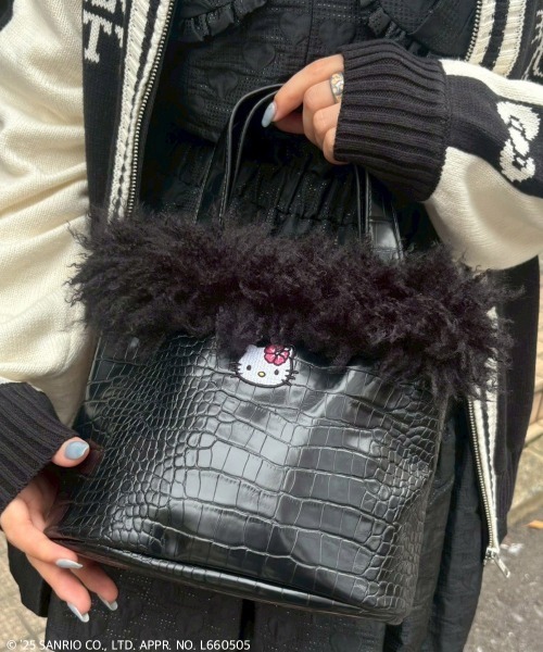Candy Stripper（キャンディストリッパー）の「【HELLO KITTY】HIBISCUS 2WAY FUR バッグ（ショルダーバッグ・レディース・ピンク/ブラウン/ブラック・FREE）」の10枚目の写真