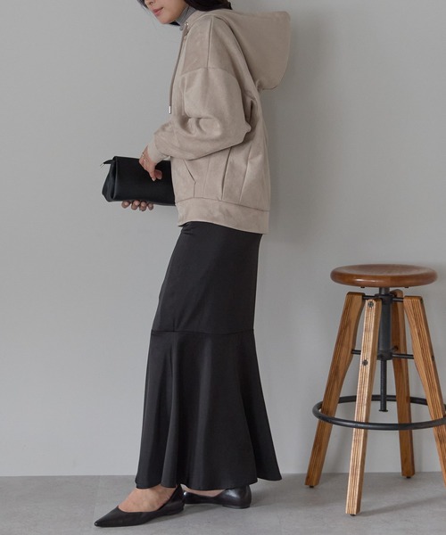 Fizz（フィズ）の「スウェードポンチドルマンパーカー（パーカー・レディース・ブラック/グレイッシュベージュ/アイボリー・M）」の5枚目の写真