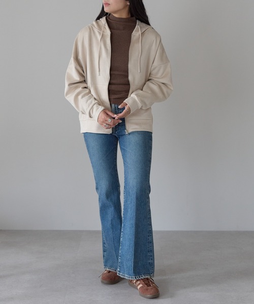 Fizz（フィズ）の「スウェードポンチドルマンパーカー（パーカー・レディース・ブラック/グレイッシュベージュ/アイボリー・M）」の17枚目の写真