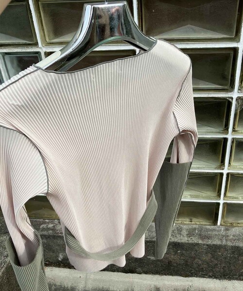 kotohayokozawa(コトハヨコザワ)の「【kotohayokozawa/コトハヨコザワ】ARM COVER TOP/ロングスリーブ/カットソー(Tシャツ/カットソー・レディース・ブラック/ライトベージュ・FREE)」の3枚目の写真