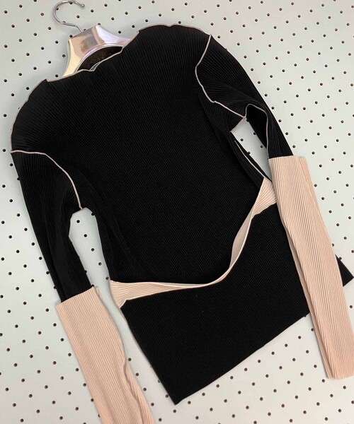 kotohayokozawa(コトハヨコザワ)の「【kotohayokozawa/コトハヨコザワ】ARM COVER TOP/ロングスリーブ/カットソー(Tシャツ/カットソー・レディース・ブラック/ライトベージュ・FREE)」の4枚目の写真