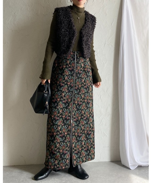 She's Closet（シーズクローゼット）の「vネックショート丈