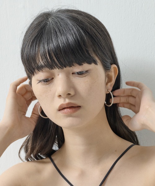 ORLEAN(オルレアン)の「【ORLEAN】ビジュー フープピアス ストーン(ピアス(両耳用)・レディース・ゴールド/シルバー・フリー)」の10枚目の写真