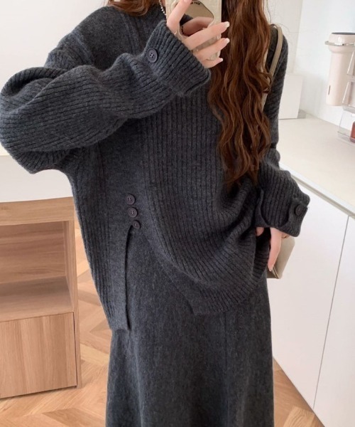 Forcement(フォースメント)の「【セットアップ】ゆったりニットトップス×上品フレアロングスカート(ニット/セーター・レディース・ブラウン/ホワイト/ダークグレー・FREE)」の4枚目の写真