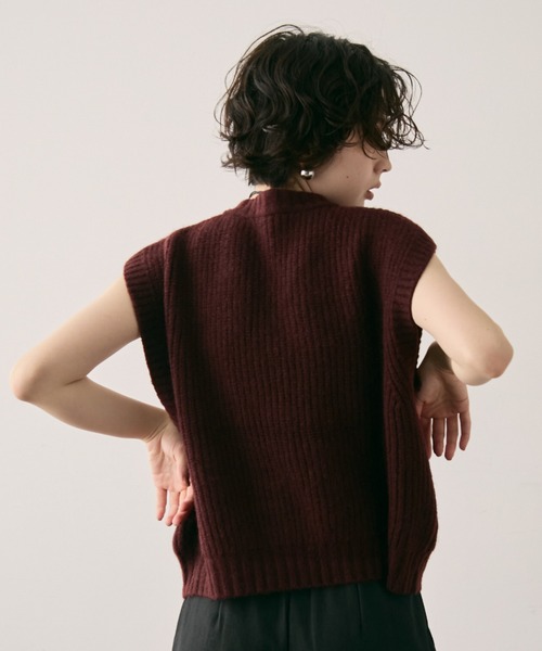 新品❤️赤 白 ノースリーブ ベスト 楽天市場】【店内全品20％OFFクーポン】12/26 1:59まで□ノースリーブV