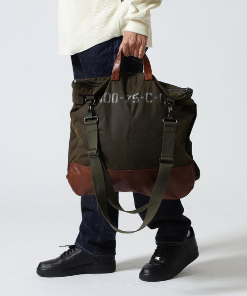 AVIREX(アヴィレックス)の「MILITARY FABRIC OILED CLOTH HELMET BAG / ミリタリー ファブリック クロス ヘルメットバッグ / AVIREX / アヴィレックス(ショルダーバッグ・メンズ・オリーブ系/ブラック・F)」の8枚目の写真
