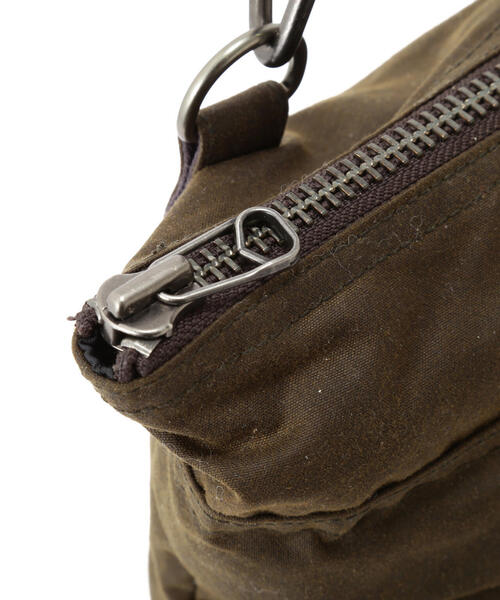 AVIREX(アヴィレックス)の「MILITARY FABRIC OILED CLOTH HELMET BAG / ミリタリー ファブリック クロス ヘルメットバッグ / AVIREX / アヴィレックス(ショルダーバッグ・メンズ・オリーブ系/ブラック・F)」の18枚目の写真