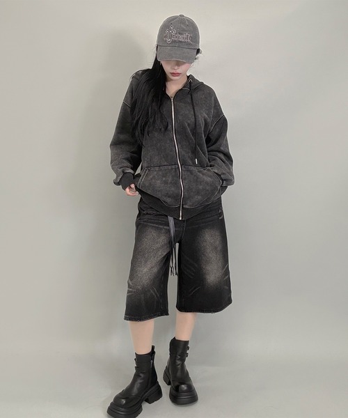 FOLLOWIN（フォロウィン）の「ユニセックスヴィンテージ加工ジップパーカー（パーカー・レディース・ブラック・FREE）」の2枚目の写真