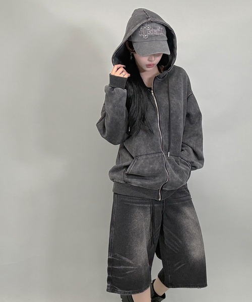 FOLLOWIN（フォロウィン）の「ユニセックスヴィンテージ加工ジップパーカー（パーカー・レディース・ブラック・FREE）」の9枚目の写真