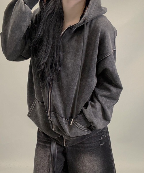 FOLLOWIN（フォロウィン）の「ユニセックスヴィンテージ加工ジップパーカー（パーカー・レディース・ブラック・FREE）」の15枚目の写真