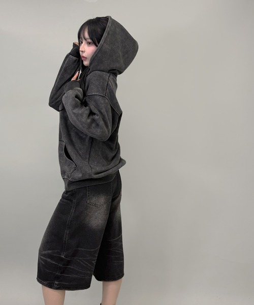 FOLLOWIN（フォロウィン）の「ユニセックスヴィンテージ加工ジップパーカー（パーカー・レディース・ブラック・FREE）」の7枚目の写真