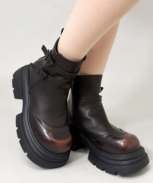 FOLLOWIN（フォロウィン）の「２color /サイドベルトヴィンテージグラデーション厚底ショートブーツ（ブーツ・レディース・ブラウン/ブラック・LARGE/MEDIUM/SMALL）」の11枚目の写真