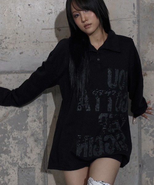FANCY CLUB(ファンシークラブ)の「A'GEM/9 × .kom 『FANCY CLUB/ファンシークラブ』 BACK CROSS OVER FIT COLLAR TEE/バッククロス オーバーフィット 長袖Tシャツ(Tシャツ/カットソー・レディース・ブラック/ホワイト・FREE)」の1枚目の写真