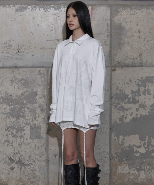 FANCY CLUB(ファンシークラブ)の「A'GEM/9 × .kom 『FANCY CLUB/ファンシークラブ』 BACK CROSS OVER FIT COLLAR TEE/バッククロス オーバーフィット 長袖Tシャツ(Tシャツ/カットソー・レディース・ブラック/ホワイト・FREE)」の4枚目の写真